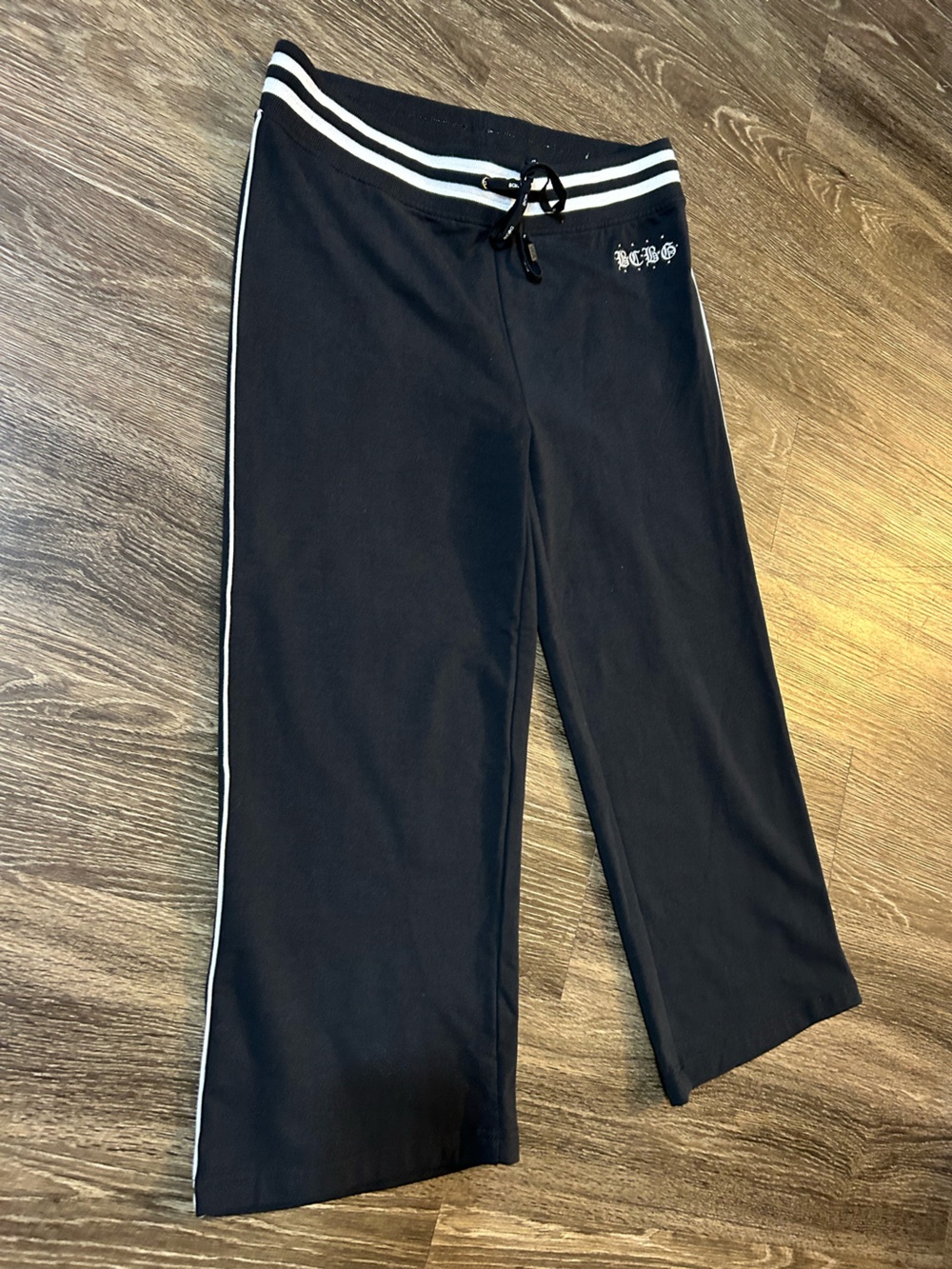 Y2K BCBGMaxAzria Black Sweat pant Capris with White Stripes Drawstring Size L